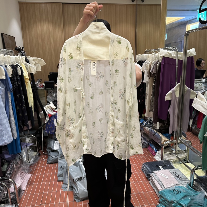 EEE韓國東大門代購女裝新款時尚人氣26夏季襯衫蕾絲衫天絲EEE襯衫/蕾絲衫圖色2