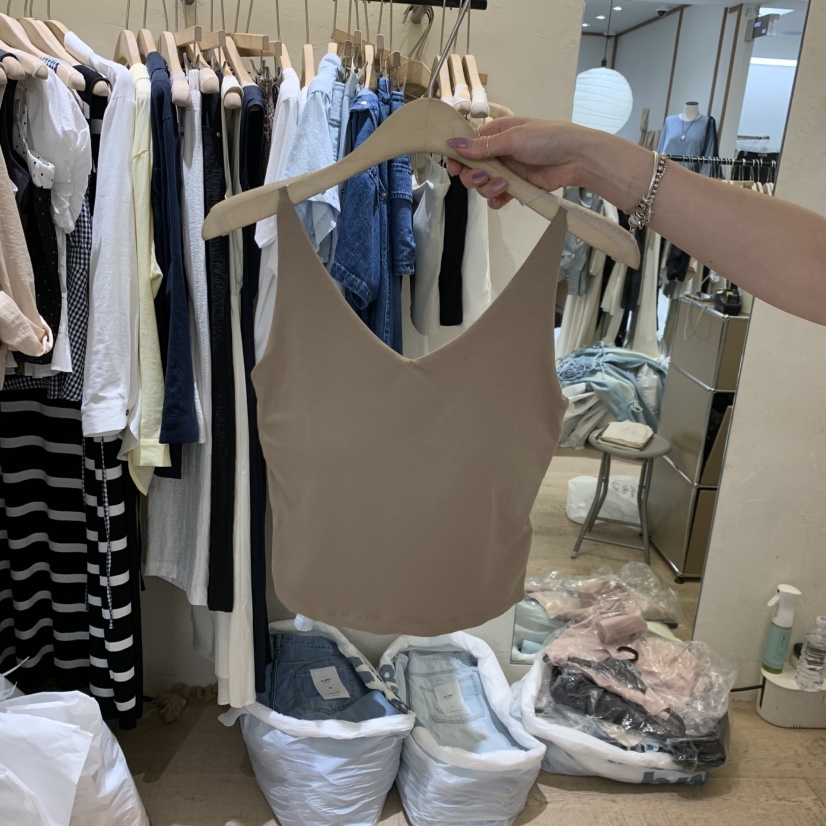 W AND J韓國直郵女裝新款推薦26夏季熱賣人氣時尚吊帶背心W AND J吊帶/背心圖色2