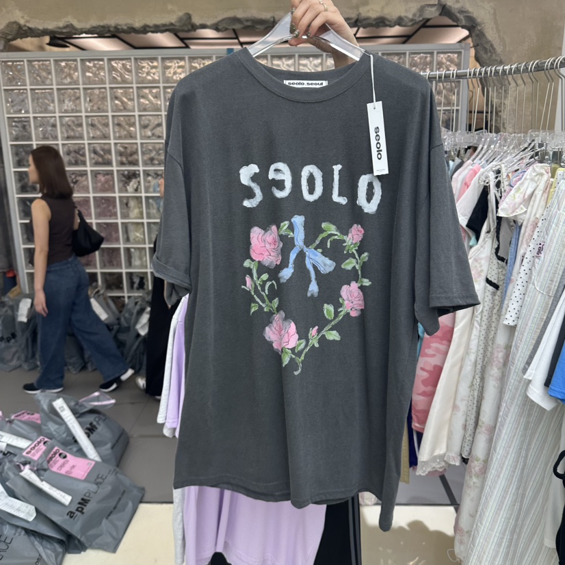 SEOLO韓國東大門直郵女裝新款人氣推薦熱賣休閑26夏季T恤Seolo seoulT恤圖色2