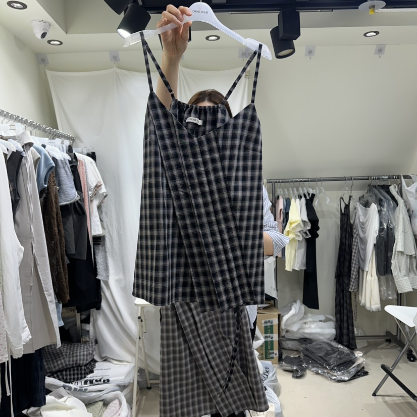 OWNS東大門實拍韓國女裝新品時尚熱賣26夏季推薦吊帶背心OWNS HAUS吊帶/背心圖色1黑色