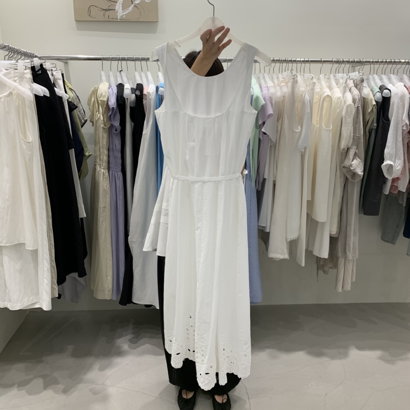 ALMOND韓國東大門代購女士新款26夏季人氣休閑連衣裙刺繡ALMOND連衣裙