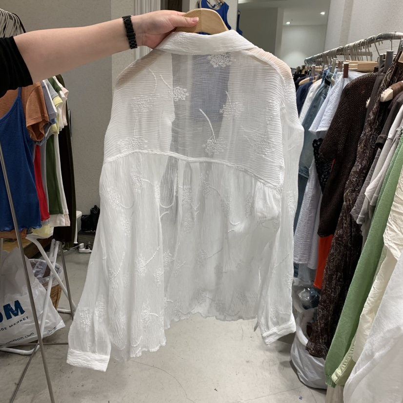 SSEMIENNE東大門實拍韓國女士新款時尚襯衫蕾絲衫刺繡透視SSENIQUE/SSEMIENNE襯衫/蕾絲衫