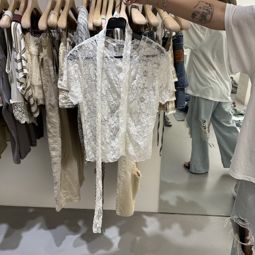 VAULT韓國代購女士新品26夏季時尚休閑襯衫蕾絲衫含繩圍巾VAULT襯衫/蕾絲衫圖色1