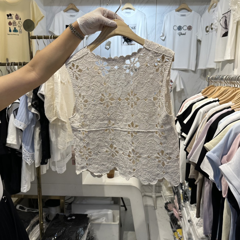 COCO HOLIC韓國直郵實拍女士新款26夏季推薦時尚馬甲蕾絲COCO HOLIC馬甲