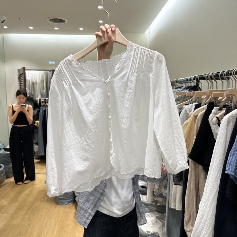GILLI韓國東大門代購女士新品時尚休閑熱賣襯衫蕾絲衫刺繡GILLI襯衫/蕾絲衫圖色1