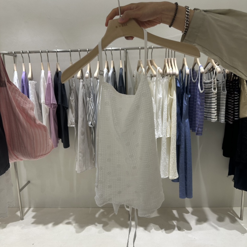 A WANT韓國直郵實拍女士新品熱賣推薦吊帶背心不含內搭打折A WANT吊帶/背心圖色2白色