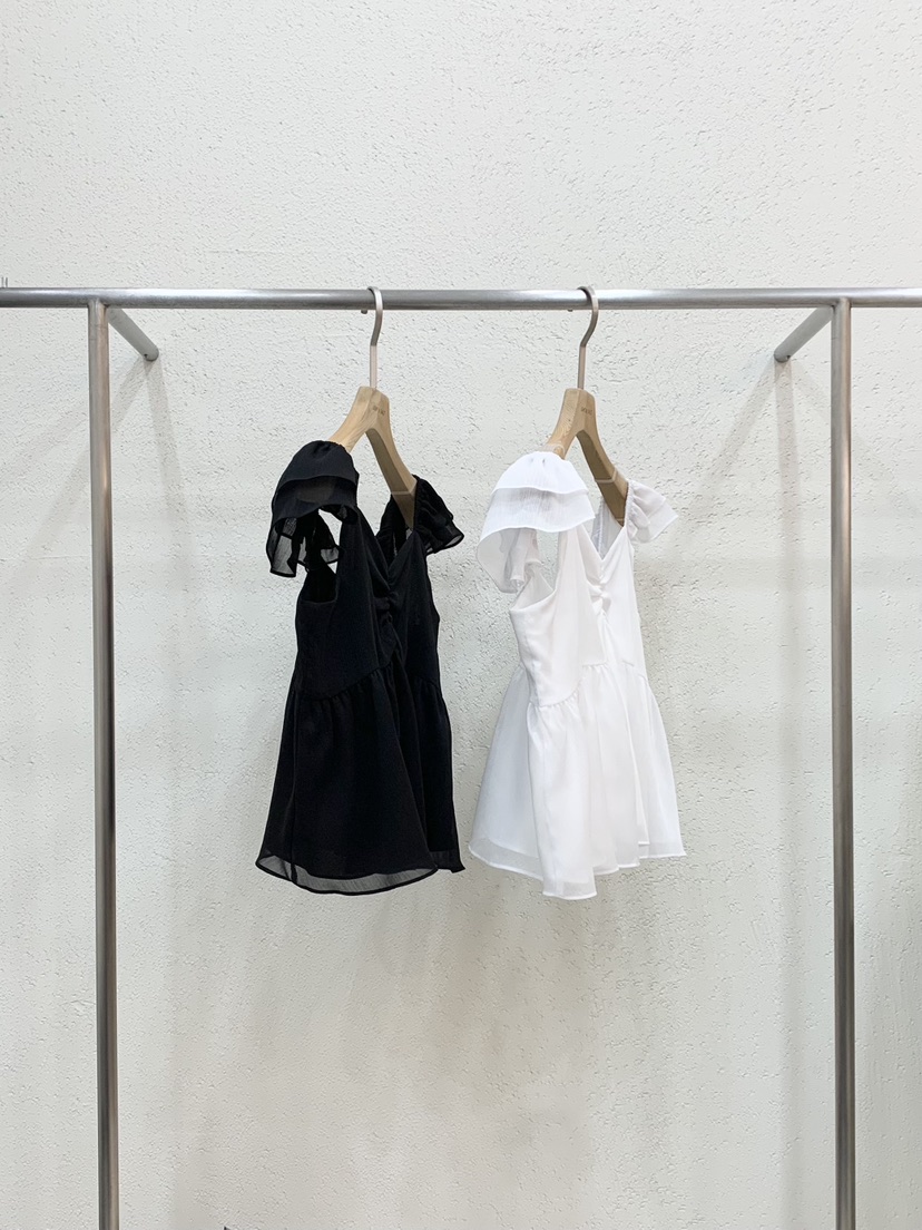 LIGHT AND SALT韓國東大門代購女士新品推薦吊帶背心荷葉邊LIGHT AND SALT吊帶/背心