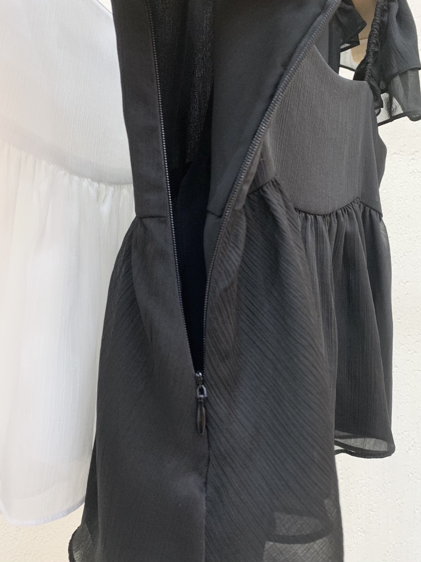LIGHT AND SALT韓國東大門代購女士新品推薦吊帶背心荷葉邊LIGHT AND SALT吊帶/背心