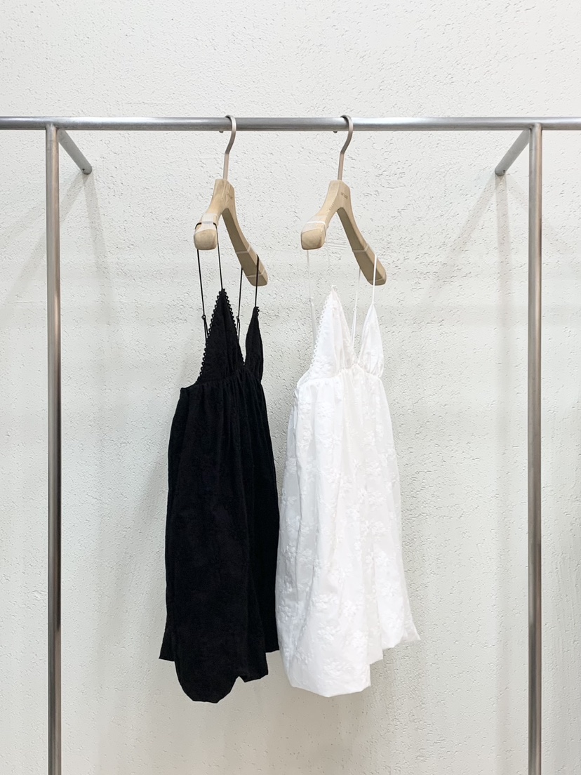 LIGHT AND SALT韓國直郵女裝新品熱賣時尚26夏季連衣裙LIGHT AND SALT連衣裙