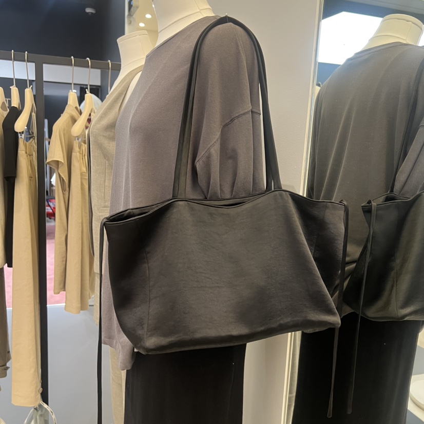 BLOSSOM韓國東大門代購女士新品推薦熱賣休閑單肩斜跨包絲綢BLOSSOM單肩/斜跨包圖色1