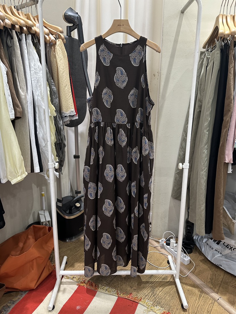 AUVERFIT韓國直郵女裝新品熱賣時尚推薦人氣26夏季連衣裙AUVERFIT連衣裙圖色2棕色