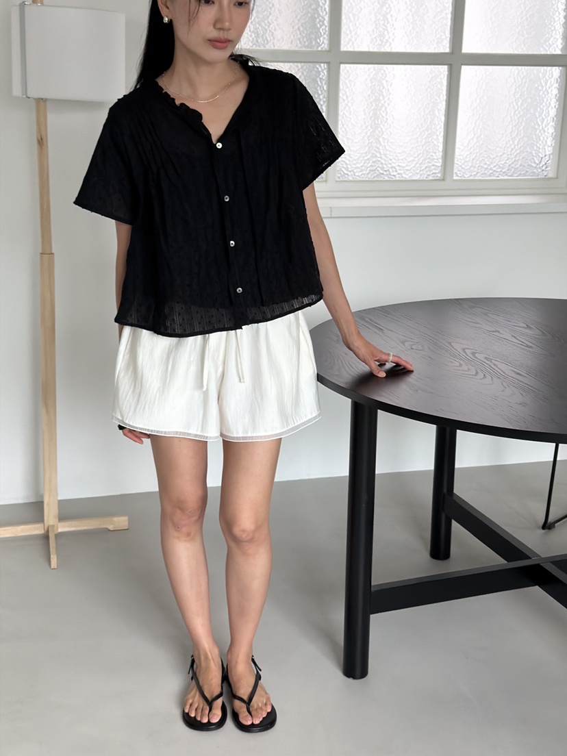 AMY GRACE-A韓國東大門直郵女士新款熱賣時尚襯衫蕾絲衫AMY GRACE襯衫/蕾絲衫