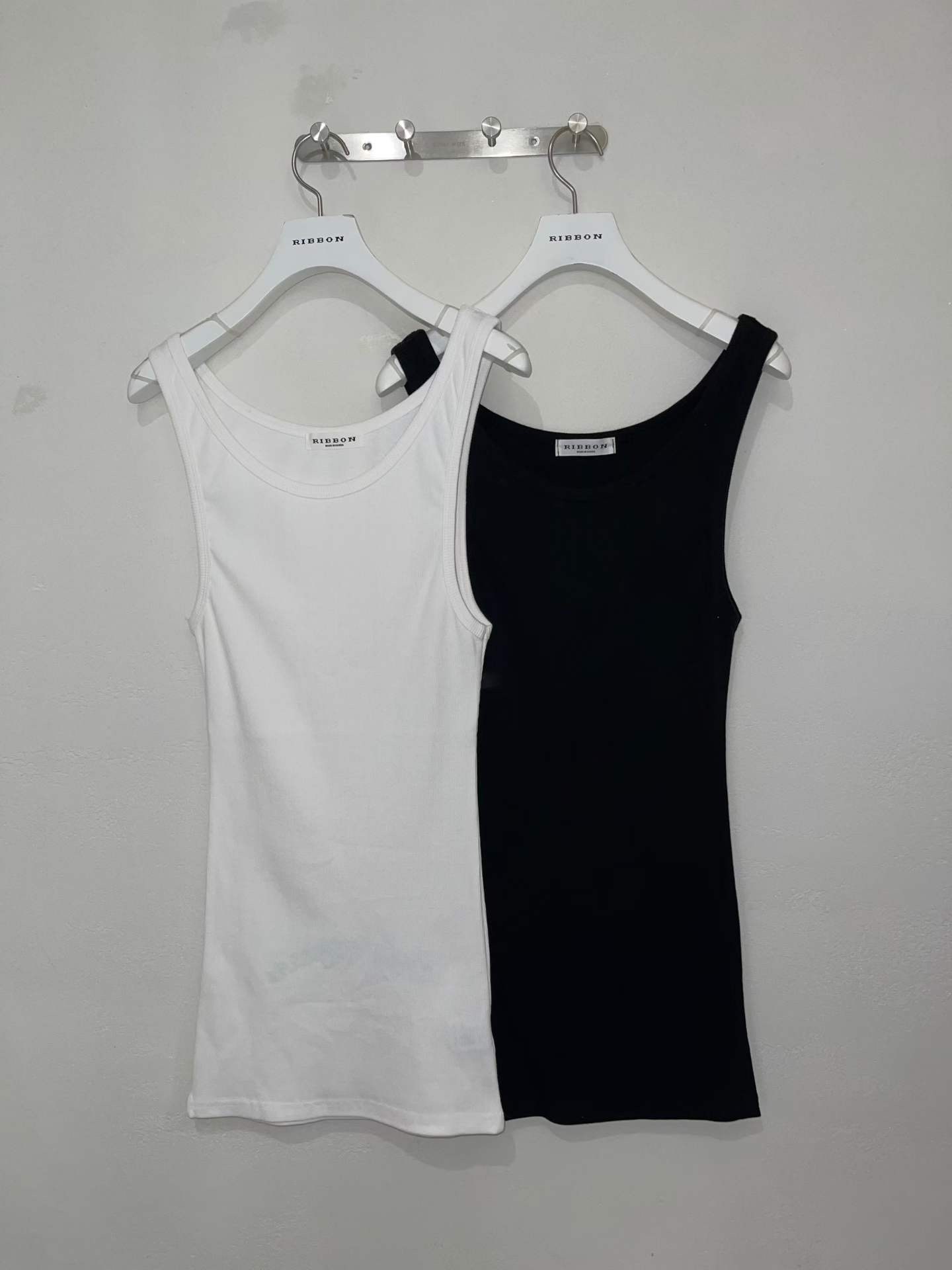RIBBON韓國直郵女士新品26夏季推薦吊帶背心刺繡無袖長款RIBBON吊帶/背心圖色4左二色