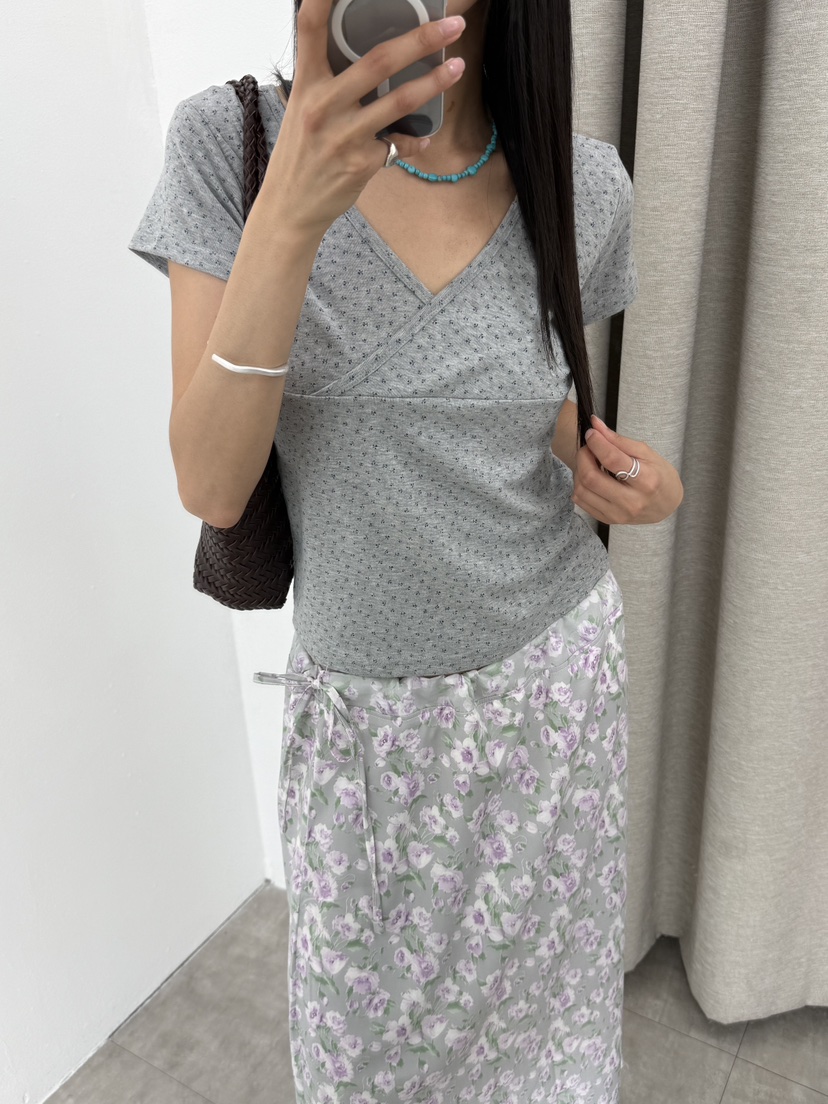DE GO YOU韓國直郵女裝新品時尚休閑人氣26夏季T恤小碎花DE GO YOUT恤