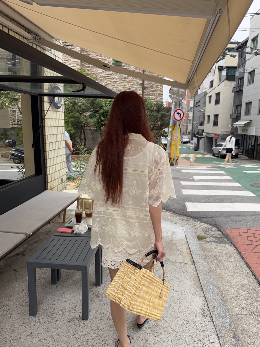 SUNDER MARKET韓國直郵女裝新款熱賣襯衫蕾絲衫天絲刺繡SUNDER MARKET襯衫/蕾絲衫