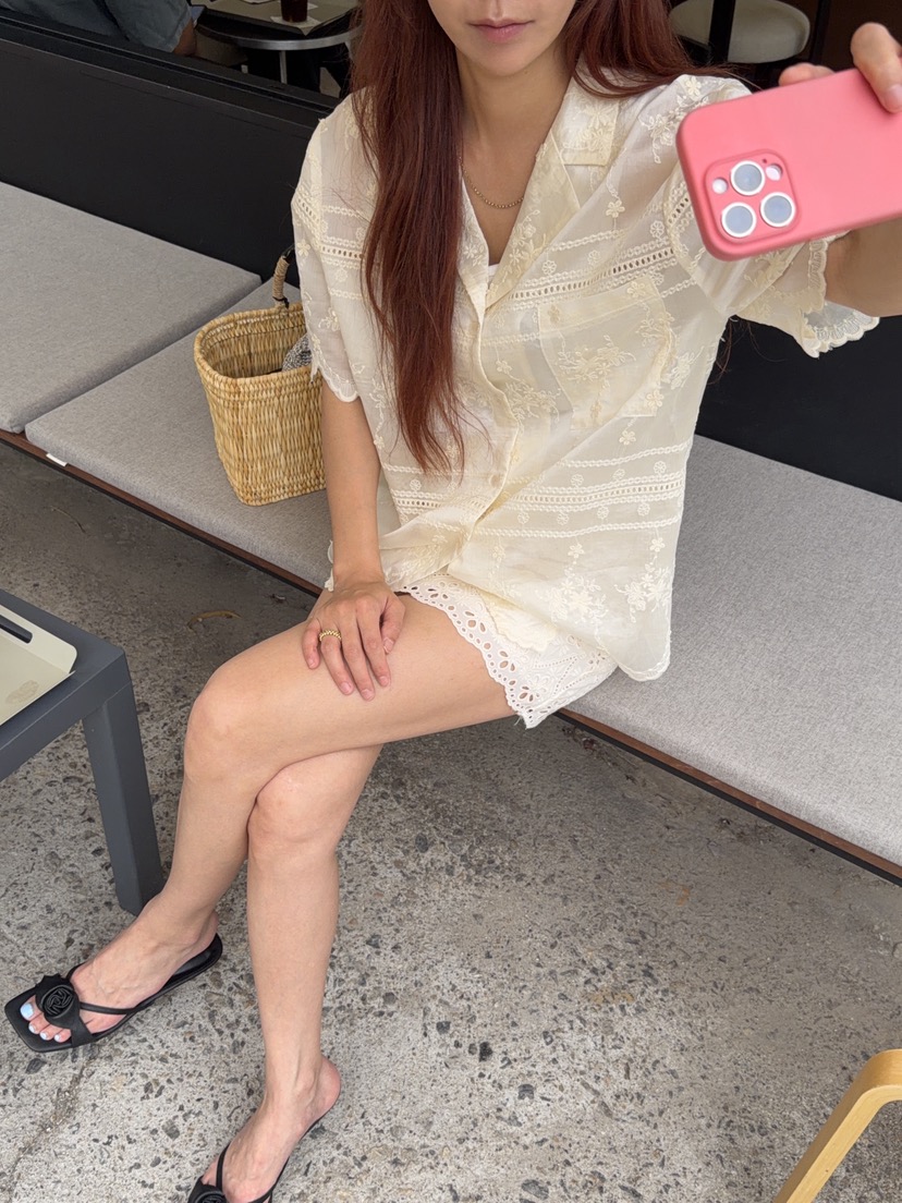SUNDER MARKET韓國直郵女裝新款熱賣襯衫蕾絲衫天絲刺繡SUNDER MARKET襯衫/蕾絲衫