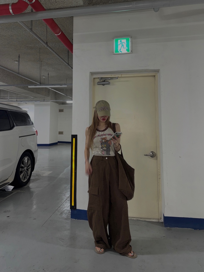 OKIE韓國東大門直郵女裝新款推薦人氣時尚熱賣休閑褲刺繡OKIE休閑褲