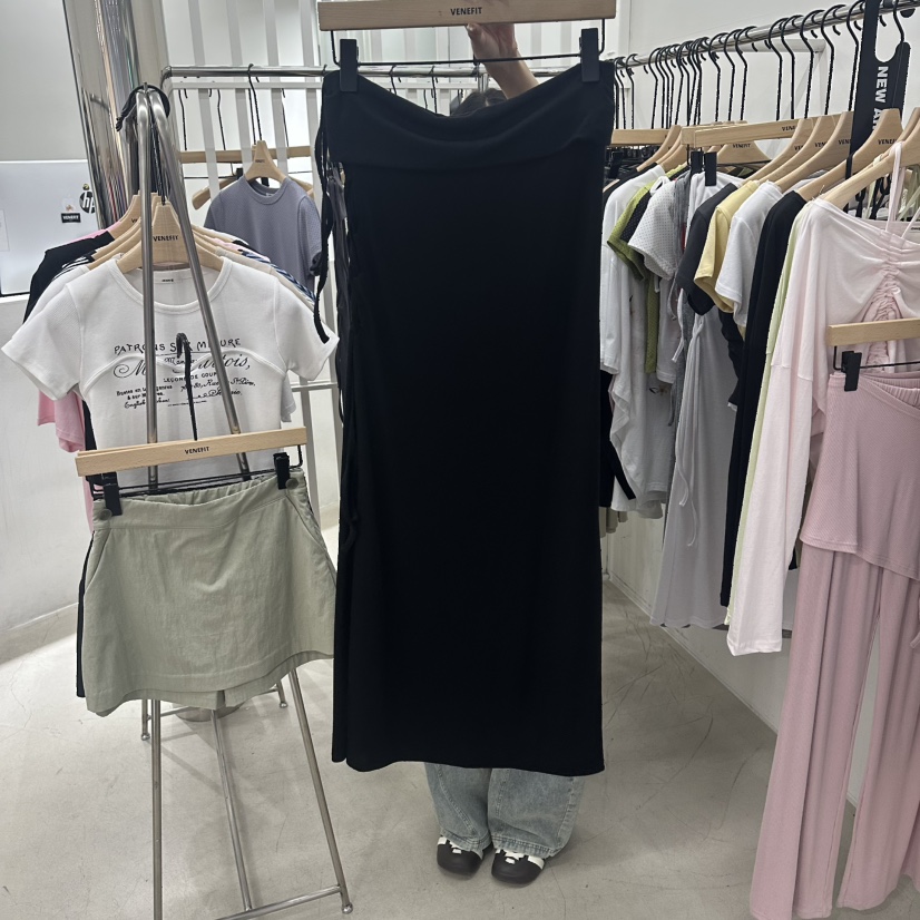 VENEFIT韓國東大門代購女士新款休閑時尚人氣推薦熱賣長裙VENEFIT/JENNIE長裙圖色4黑色