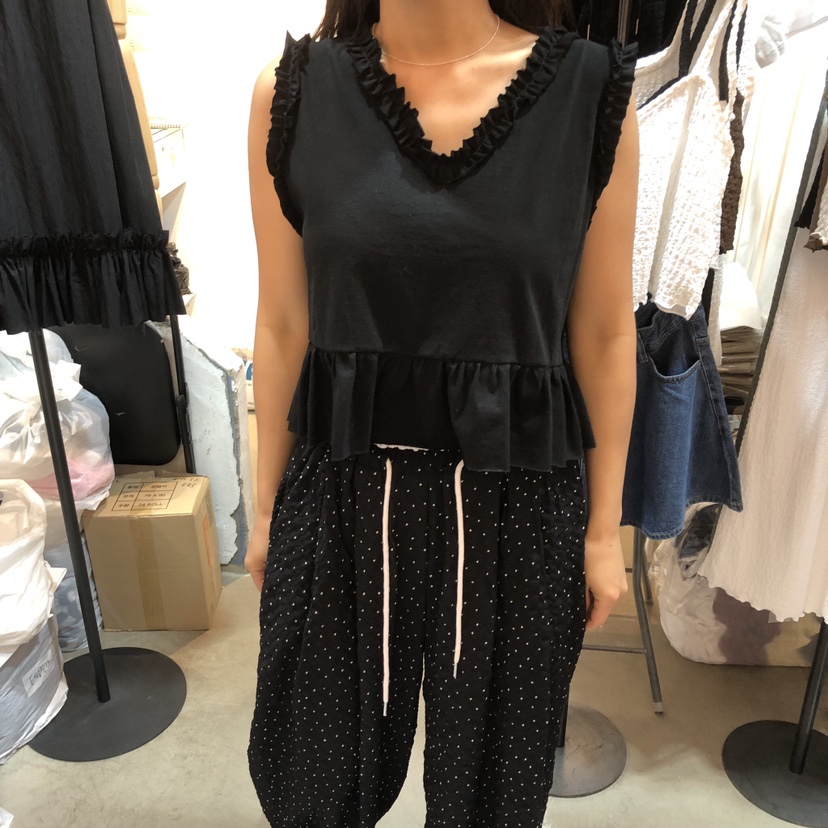OZ韓國代購女裝新品職業人氣熱賣26春夏吊帶背心荷葉邊無袖OZ.ounce吊帶/背心圖色2