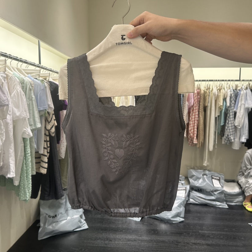 TOMGIRL東大門實拍韓國女裝新品推薦休閑人氣吊帶背心刺繡TOMGIRL吊帶/背心圖色2