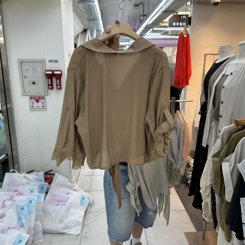 FLYFLY/LULULALLA/LIVE東大門直郵女士新品熱賣襯衫蕾絲衫蕾絲FLYFLY/LULULALLA/LIVE襯衫/蕾絲衫