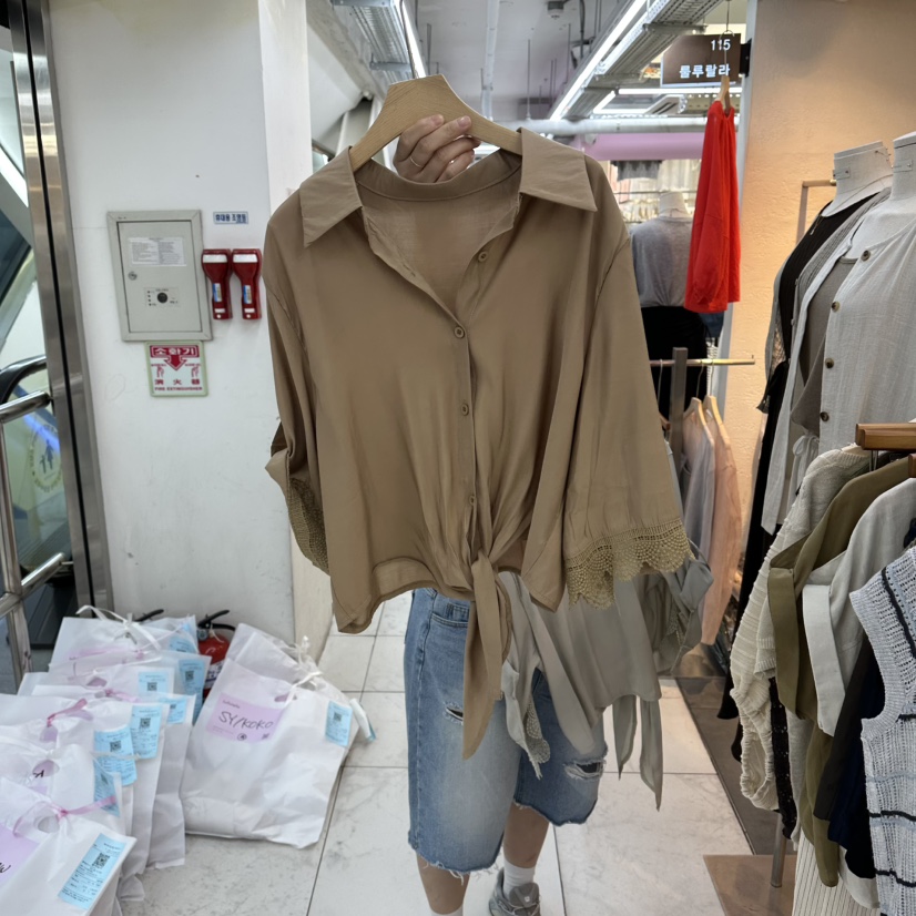 FLYFLY/LULULALLA/LIVE東大門直郵女士新品熱賣襯衫蕾絲衫蕾絲FLYFLY/LULULALLA/LIVE襯衫/蕾絲衫圖色2
