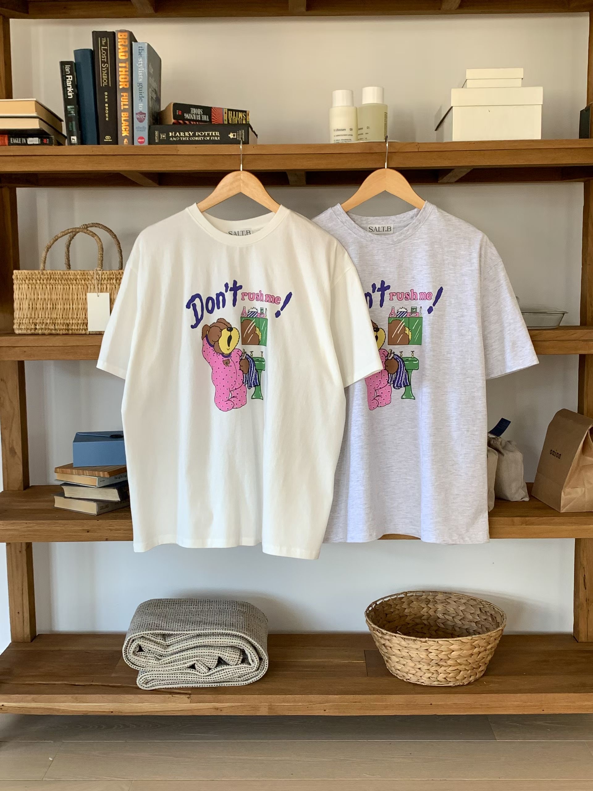 SALT.B/BREADY韓國直郵女士新款人氣休閑時尚推薦職業T恤SALT.B/BREADYT恤圖色2左二色