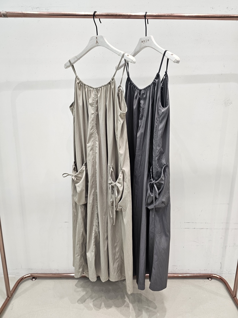 NEOUL韓國東大門直郵女士新品熱賣休閑時尚推薦人氣連衣裙NEOUL/ahin雙領標簽連衣裙