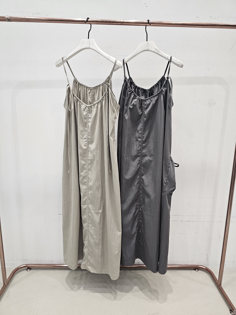 NEOUL韓國東大門直郵女士新品熱賣休閑時尚推薦人氣連衣裙NEOUL/ahin雙領標簽連衣裙
