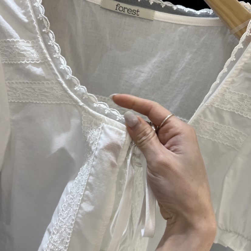 FOREST韓國代購女士新款真品推薦人氣時尚26春夏襯衫蕾絲衫FOREST襯衫/蕾絲衫