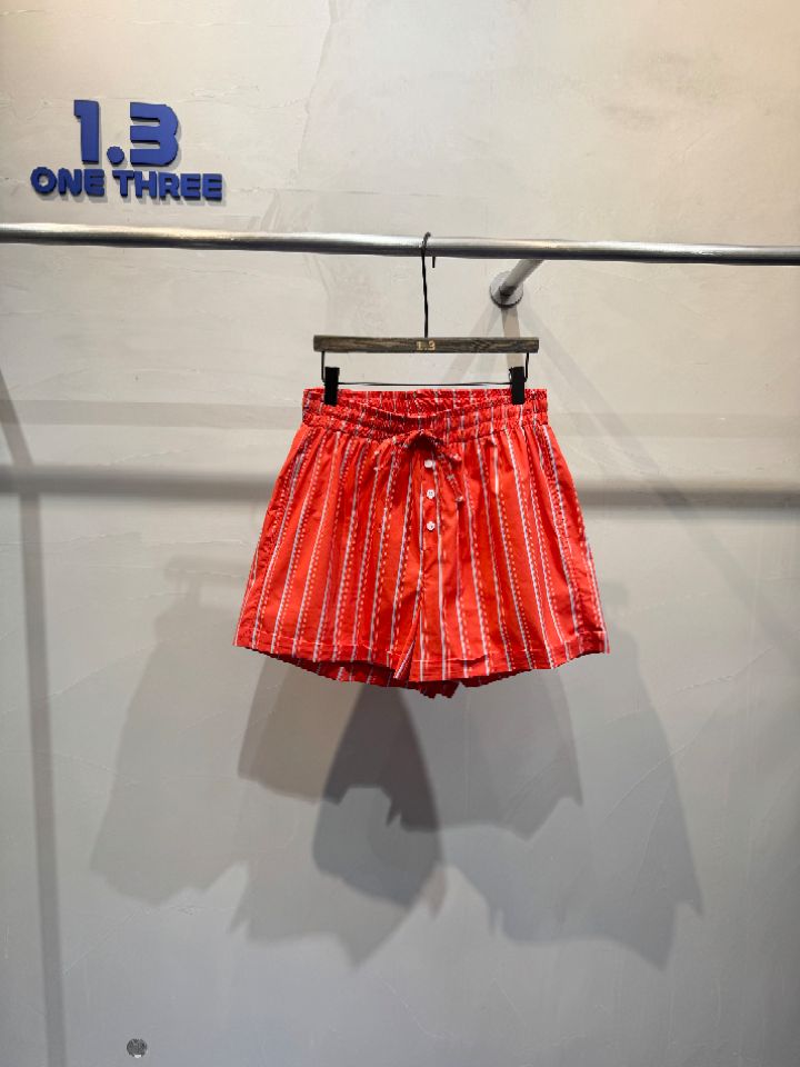 1.3韓國東大門代購女裝新品26夏季人氣熱賣時尚推薦短褲1.3_ONE THREE短褲圖色2