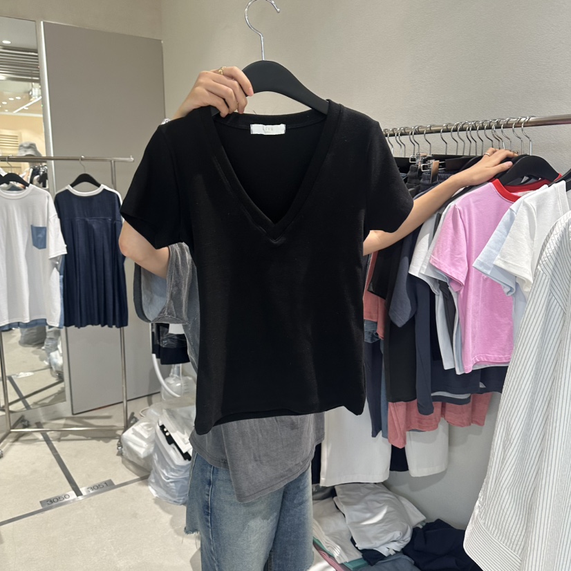 LIVU/MEMO CLASSIC韓國東大門代購女裝新品26夏季T恤V領LIVU/MEMO CLASSICT恤圖色3