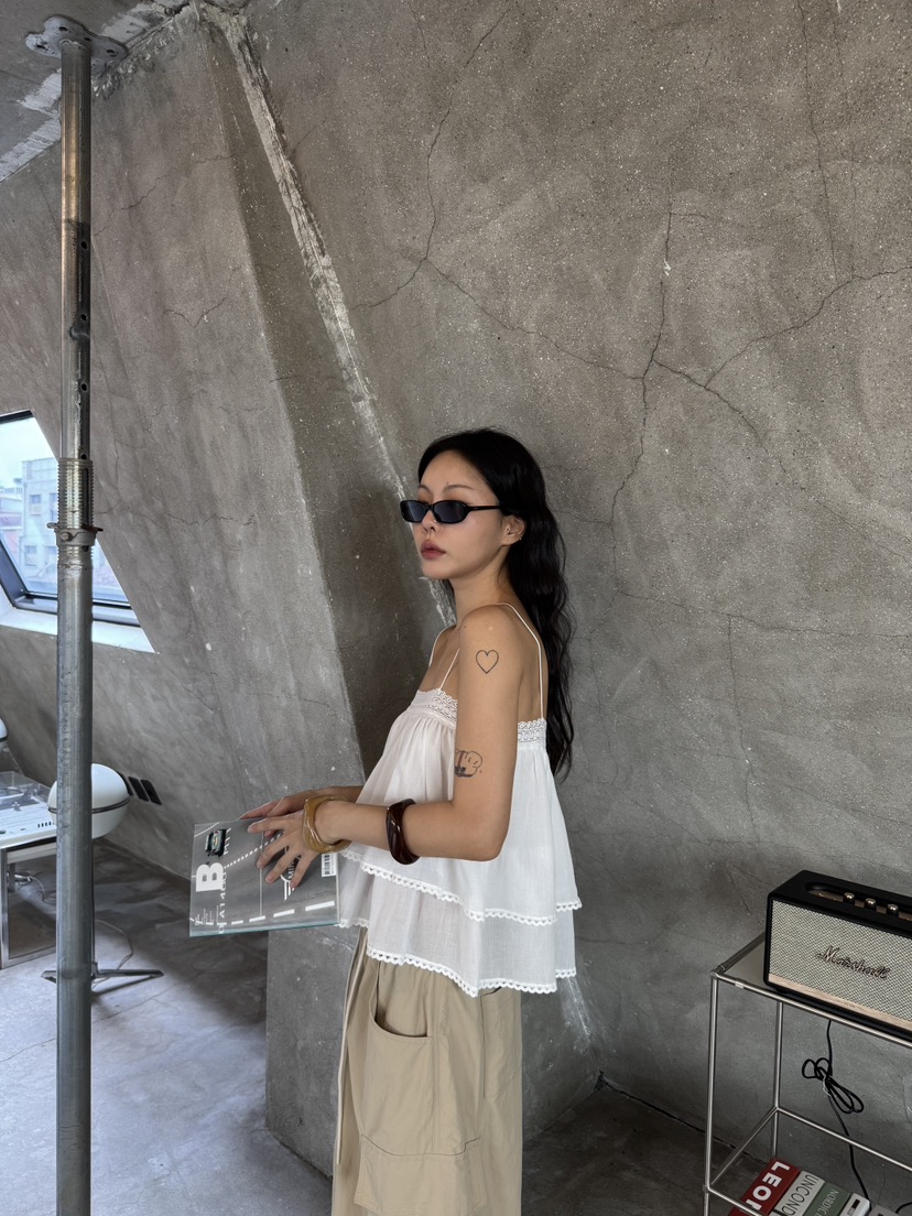 LIMLIMLIM東大門直郵女士新款時尚熱賣真品人氣吊帶背心刺繡LIM LIM LIM吊帶/背心