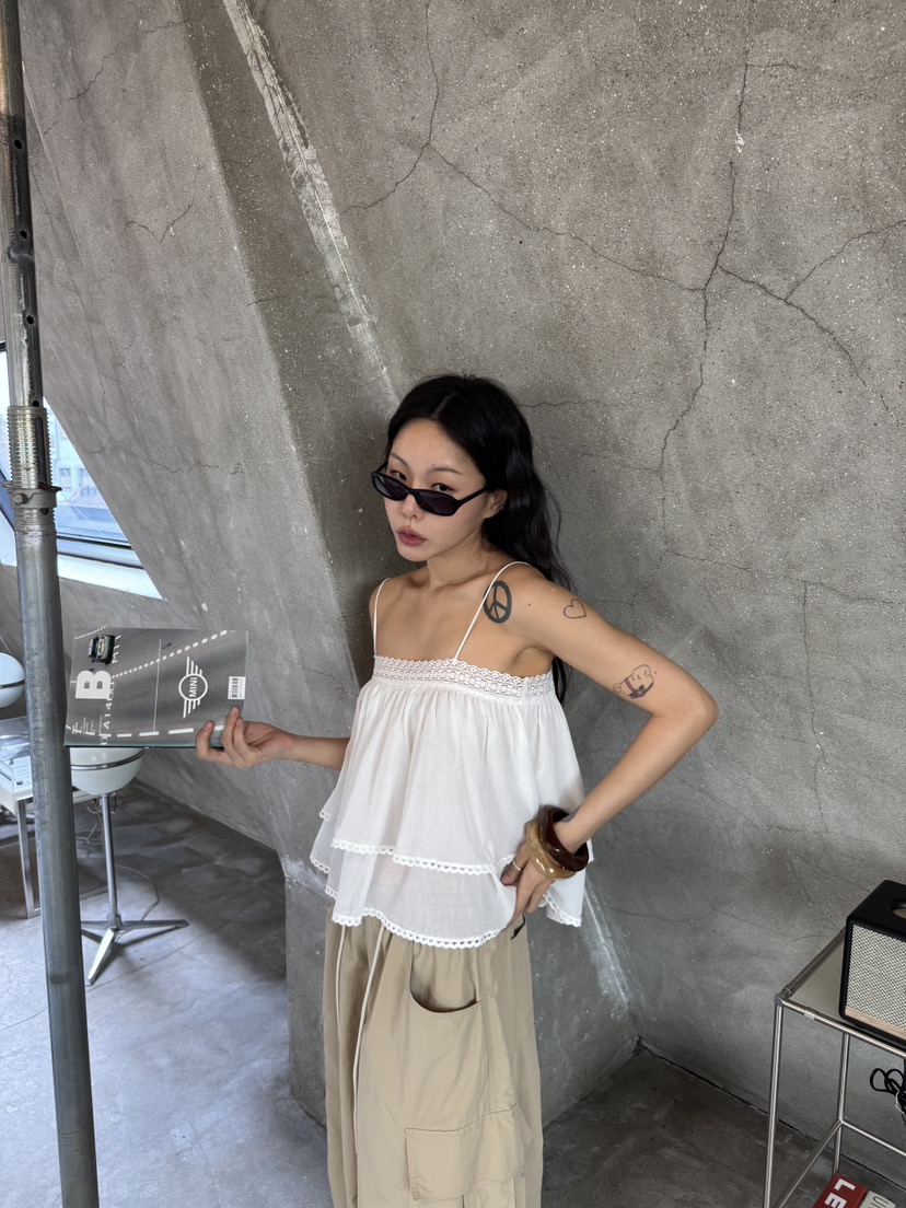 LIMLIMLIM東大門直郵女士新款時尚熱賣真品人氣吊帶背心刺繡LIM LIM LIM吊帶/背心