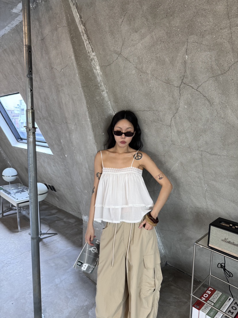 LIMLIMLIM東大門直郵女士新款時尚熱賣真品人氣吊帶背心刺繡LIM LIM LIM吊帶/背心