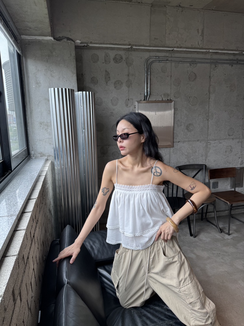 LIMLIMLIM東大門直郵女士新款時尚熱賣真品人氣吊帶背心刺繡LIM LIM LIM吊帶/背心