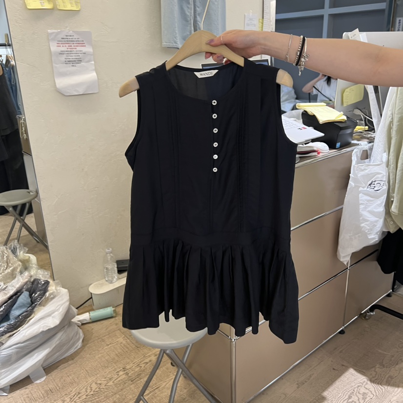 W AND J東大門直郵女士新品熱賣人氣26夏季吊帶背心無袖W AND J吊帶/背心圖色2