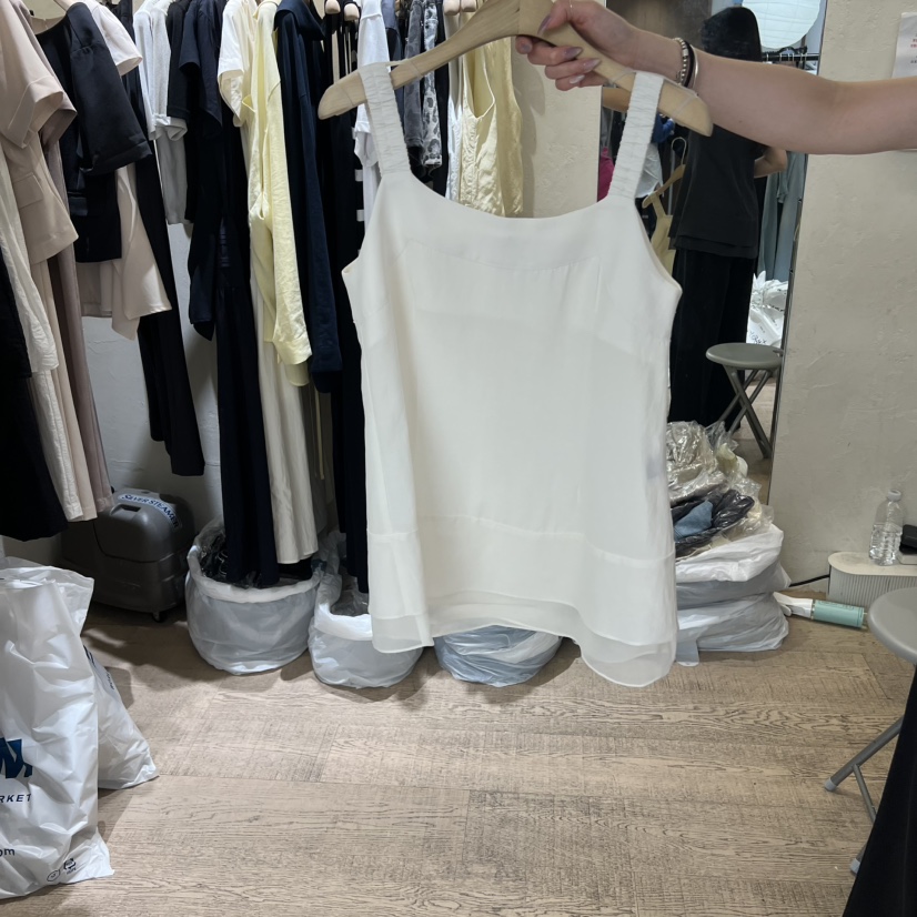 W AND J東大門實拍女裝新品推薦真品熱賣時尚休閑吊帶背心W AND J吊帶/背心圖色2