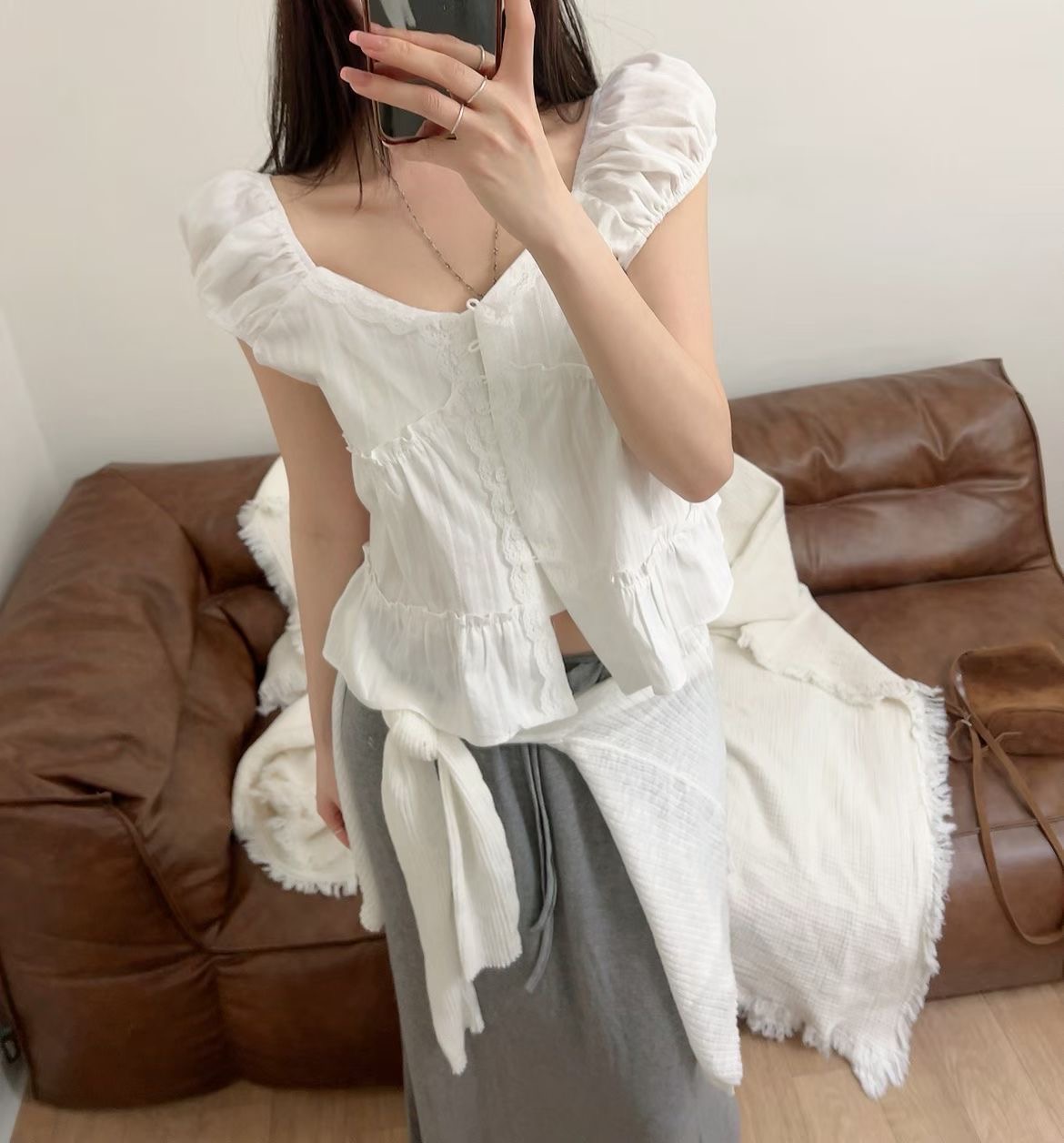 KITSCH東大門直郵女裝新款人氣26夏季休閑襯衫蕾絲衫蕾絲花KITSCH襯衫/蕾絲衫圖色1