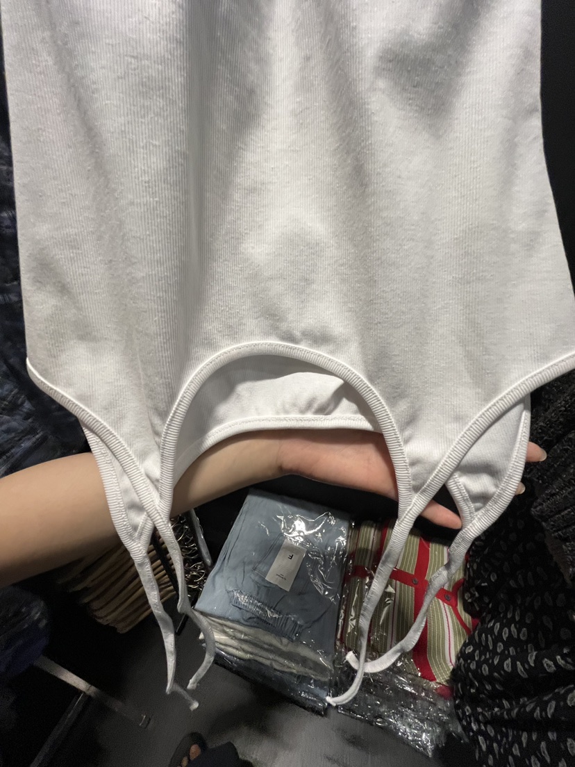 EL BOSQUE韓國直郵女裝新品真品時尚熱賣推薦26夏季吊帶背心EL BOSQUE吊帶/背心