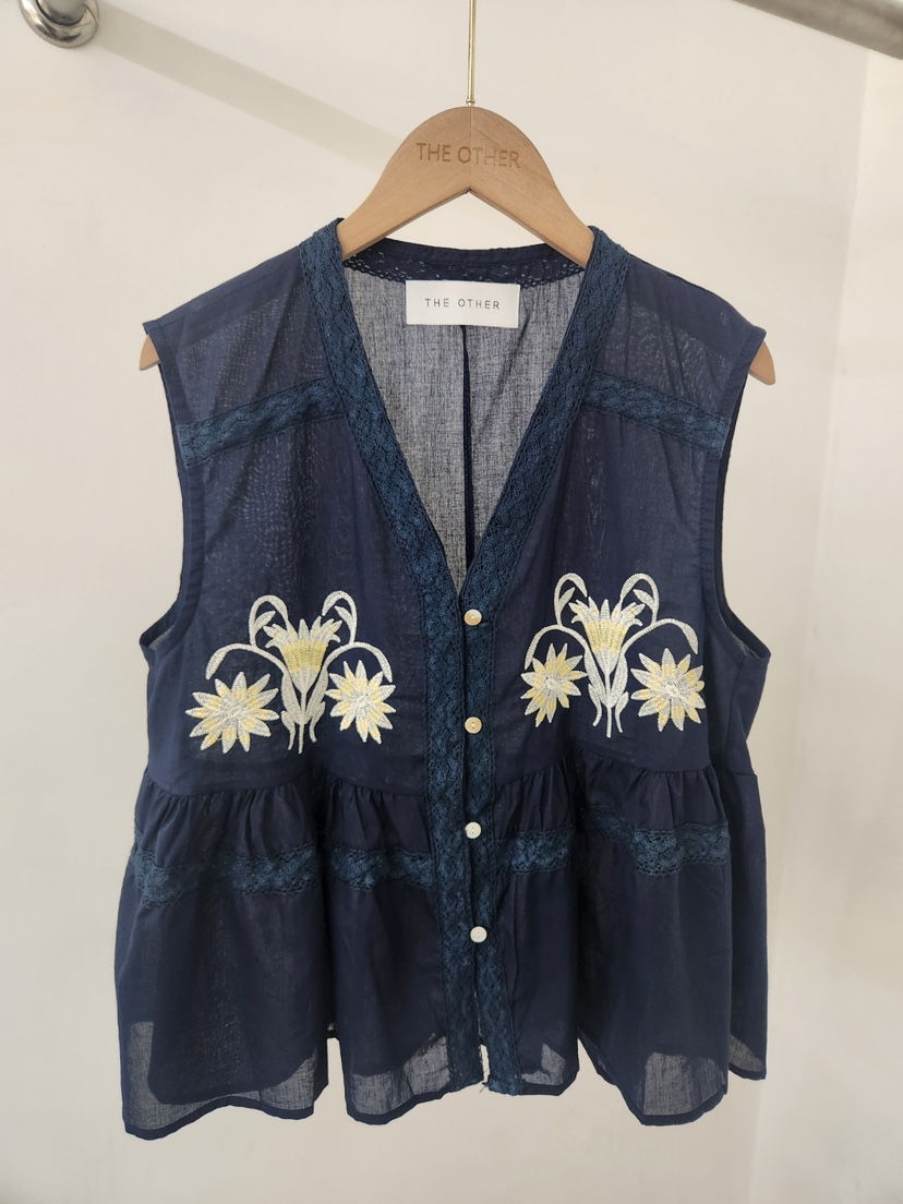 THE OTHER東大門實拍女裝新款推薦休閑吊帶背心刺繡無袖THE OTHER吊帶/背心圖色2
