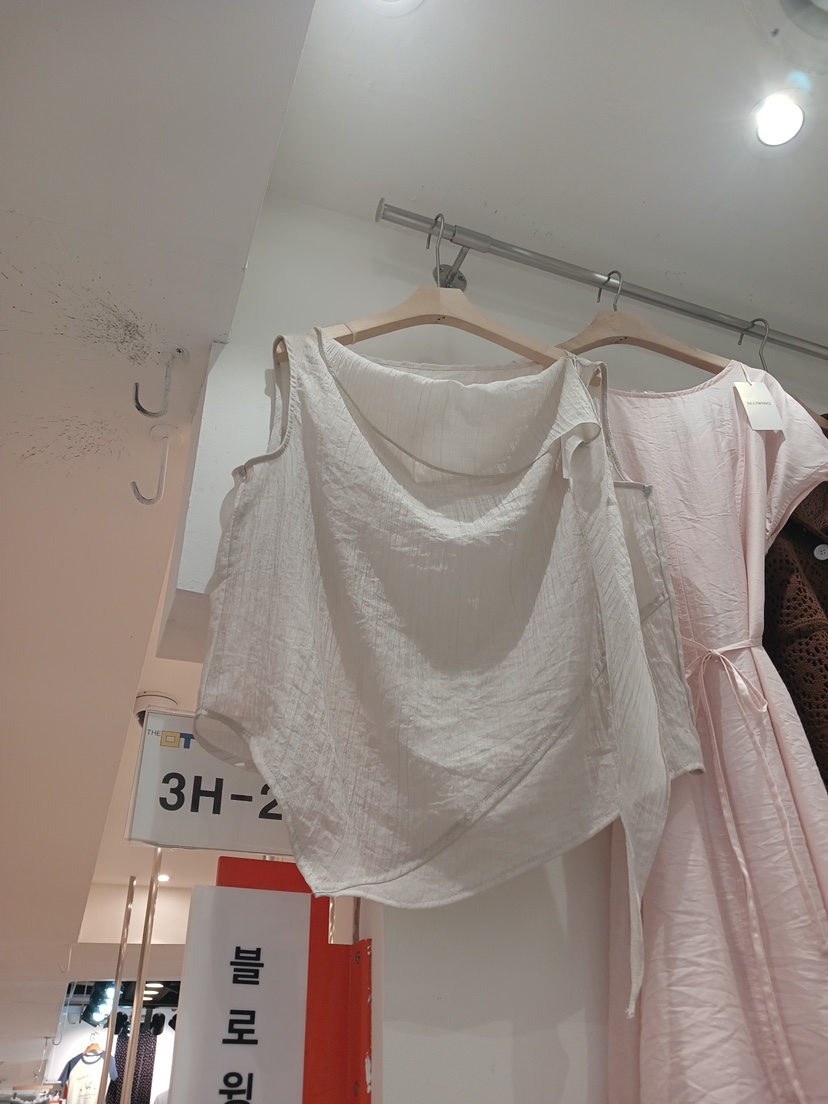 BLOWING東大門代購女士新品休閑人氣推薦職業時尚吊帶背心BLOWING-2件起吊帶/背心圖色1米色