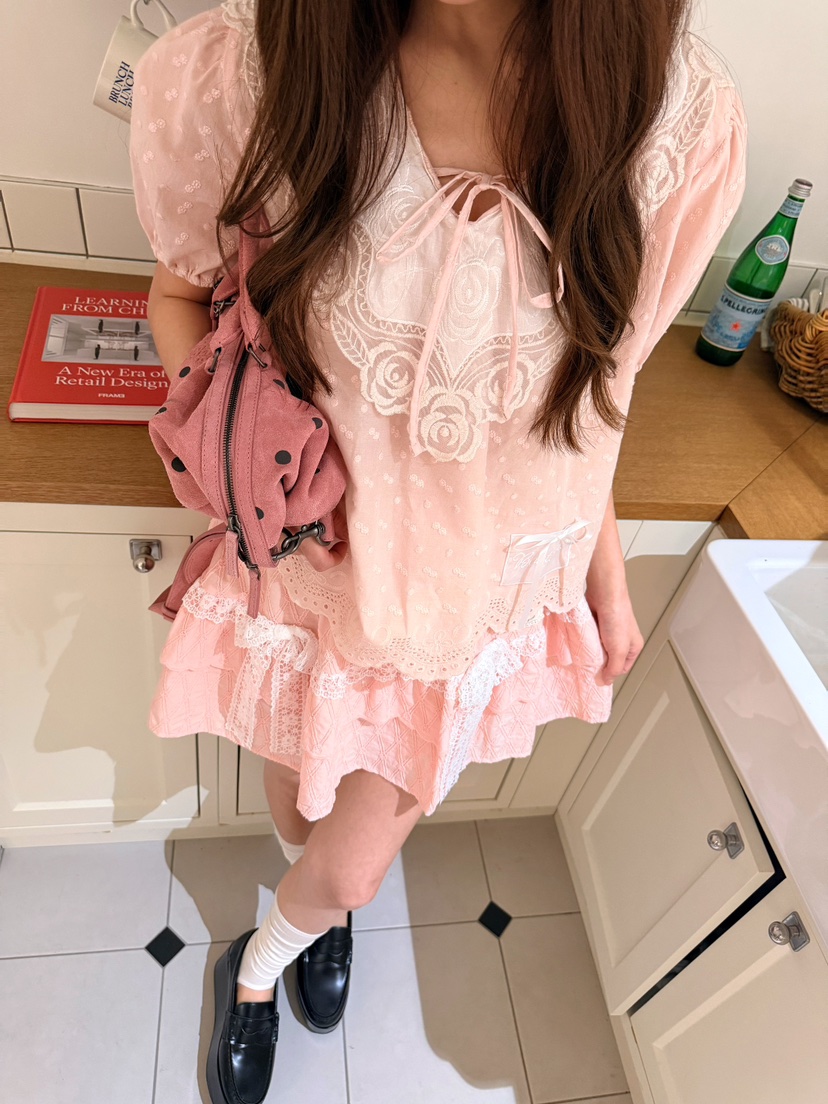 BOUTIQUE-L東大門代購女士新款推薦26春夏襯衫蕾絲衫刺繡BOUTIQUE-L襯衫/蕾絲衫