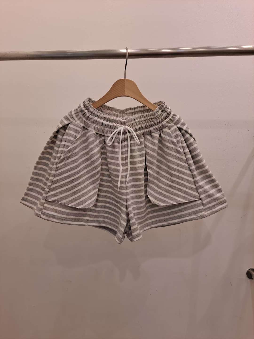 THEGGLLIM韓國直郵女士新款職業人氣26春夏推薦短褲口袋條紋THEGGLLIM短褲圖色2