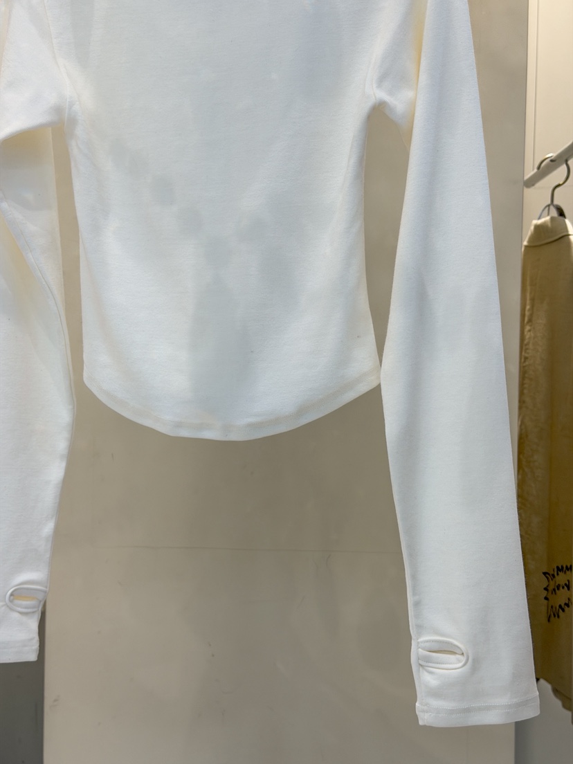 81 MARKET-L東大門實拍女士新品人氣熱賣休閑長袖T恤褶皺81 MARKET-L長袖T恤