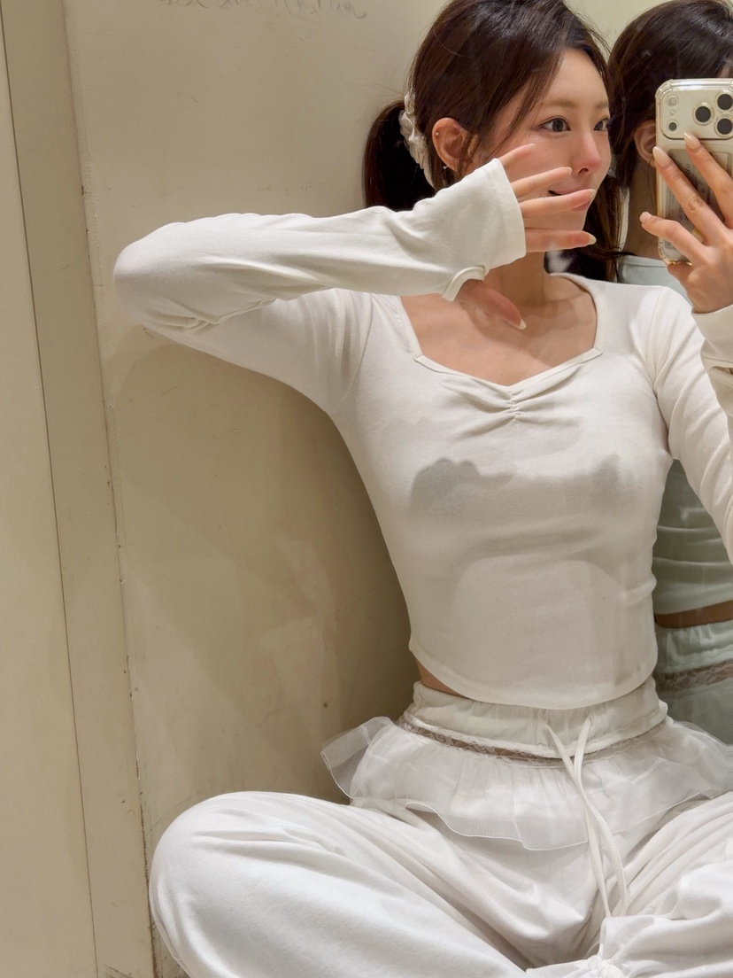 81 MARKET-L東大門實拍女士新品人氣熱賣休閑長袖T恤褶皺81 MARKET-L長袖T恤