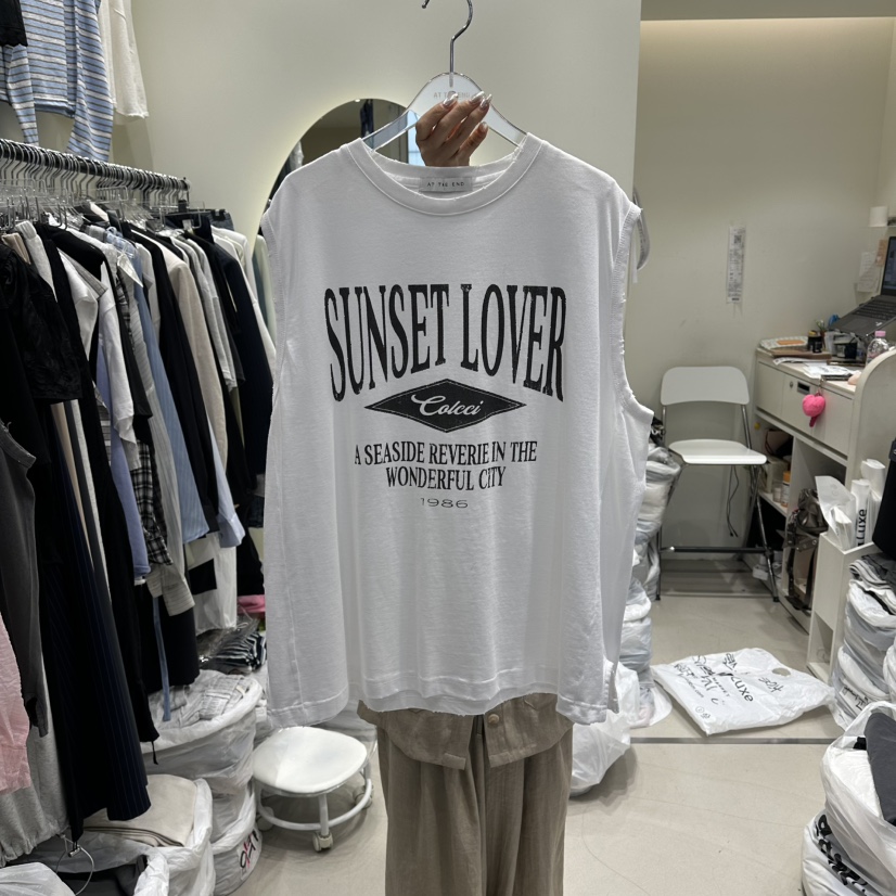 AT THE END韓國直郵女裝新品職業熱賣時尚人氣T恤復古無袖AT THE ENDT恤圖色1