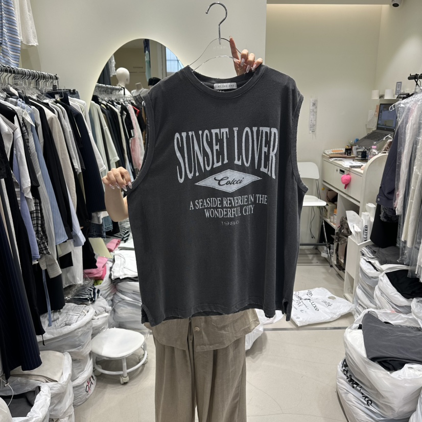 AT THE END韓國直郵女裝新品職業熱賣時尚人氣T恤復古無袖AT THE ENDT恤圖色2
