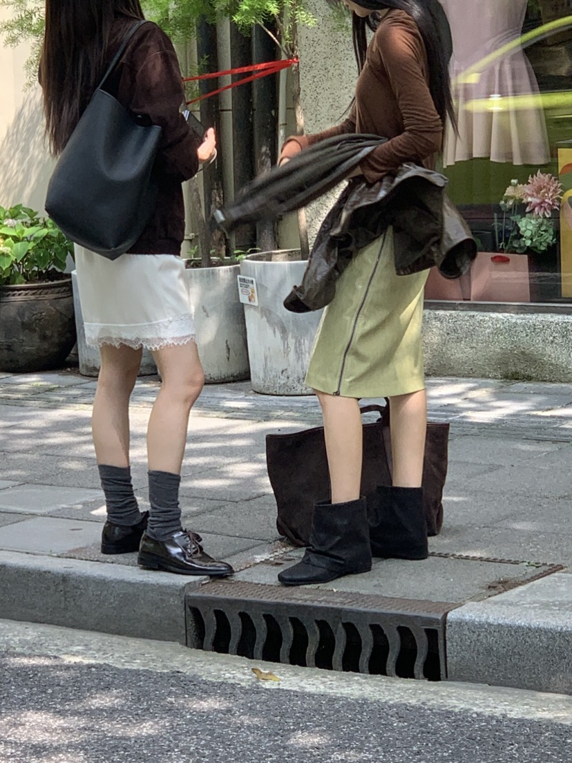 TIZZI韓國代購女裝新款時尚真品休閑熱賣半身裙中短裙珍珠緞TIZZI半身裙/中短裙