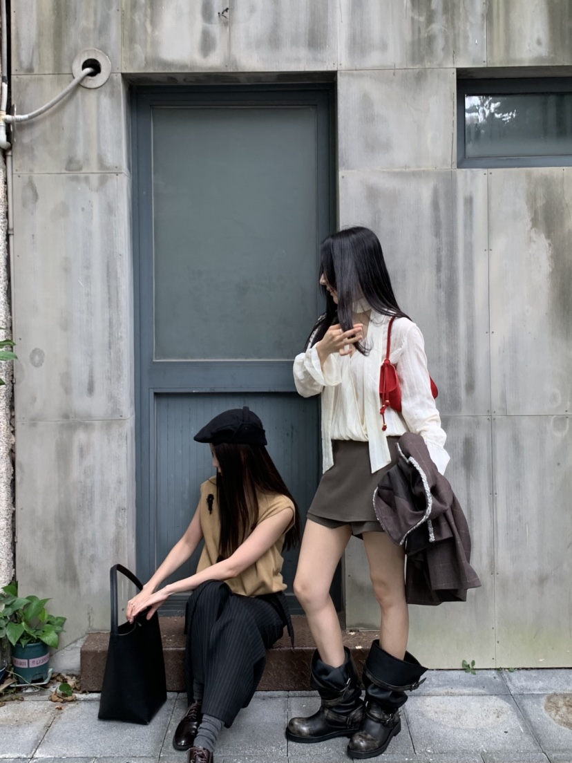 TIZZI韓國直郵女裝新款推薦熱賣人氣職業襯衫蕾絲衫含脖帶TIZZI襯衫/蕾絲衫